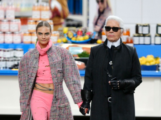 В память о дружбе: Кара Делевинь создаст коллекцию для Karl Lagerfeld 
