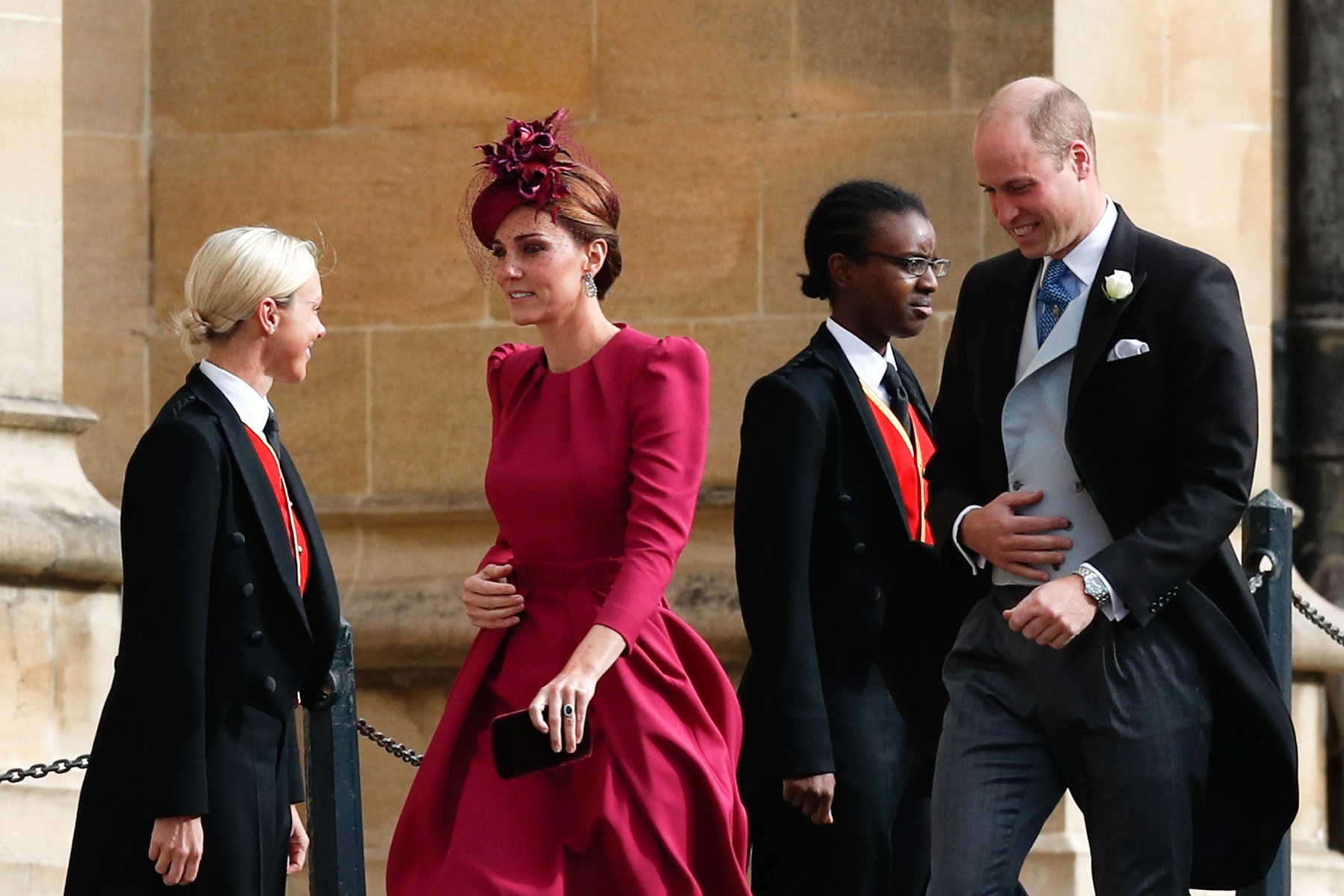 Кейт Миддлтон в платье Alexander McQueen и шляпке Philip Treacy, принц Уильям