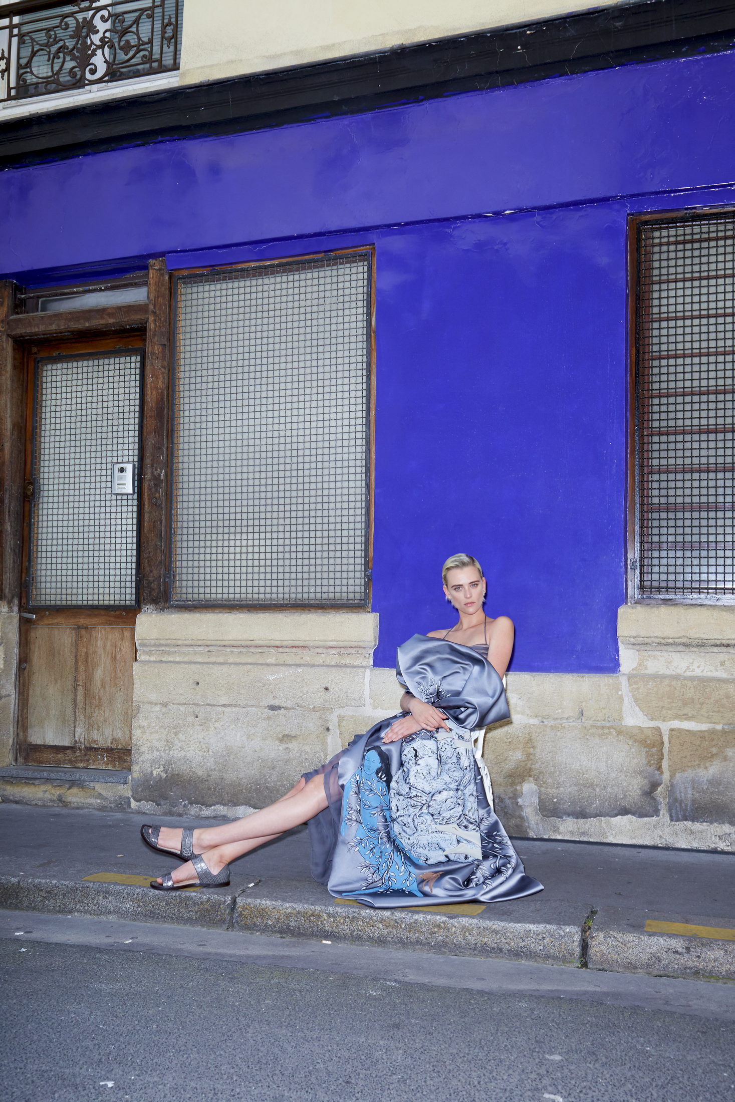 Плащ, платье и сандалии, Christian Dior Haute Couture 