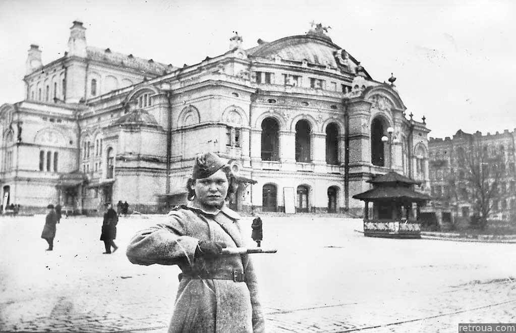 Киевский оперный театр, 1943 год
