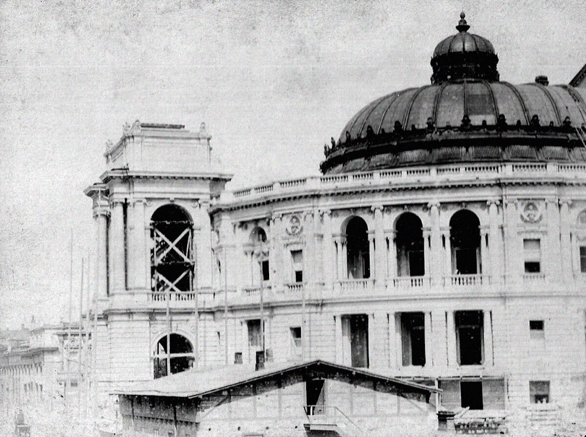 Последний этап строительства театра (1885-1886 годы)