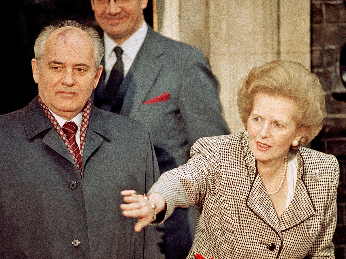 Первый и единственный президент СССР Михаил Горбачев и 71-й премьер-министр Великобритании Маргарет Тэтчер