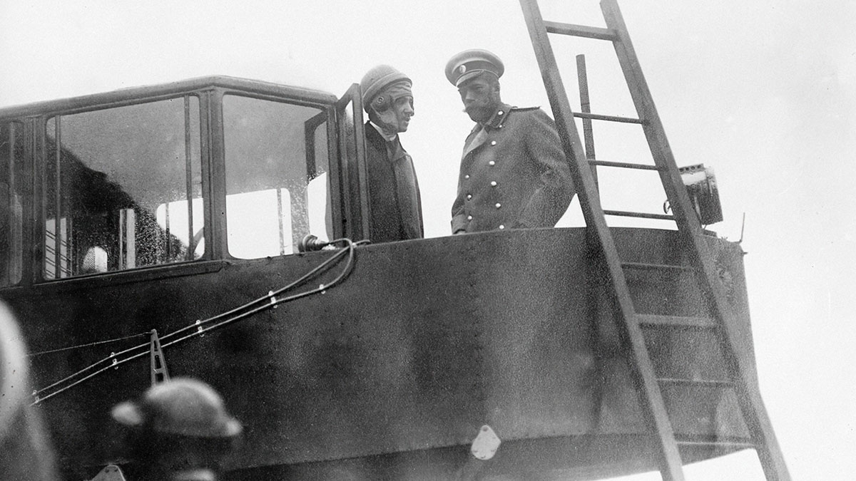 Ігор Сікорський та імператор Микола II на борту «Російського витязя», літо 1913 р.