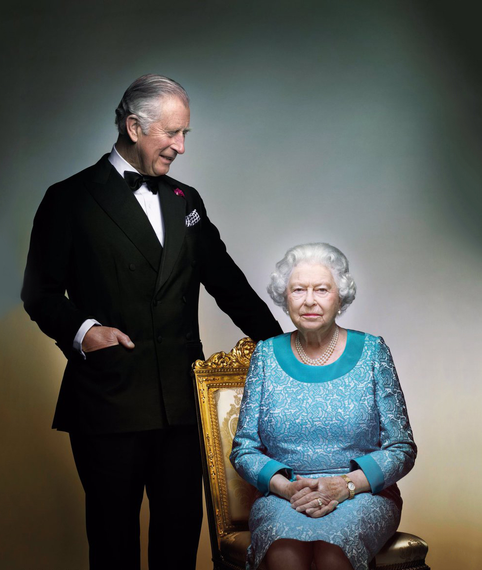 Парадный портрет королевы Елизаветы II и принца Чарльза, 2016 год. Фотограф: Ник Найт