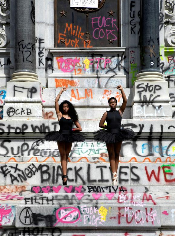 Балерины принимают участие в движении Black Lives Matter