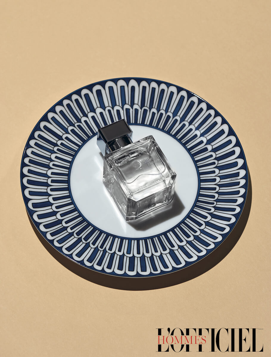 Maison Francis Kurkdjian Gentle Fluidity Silver  и тарелка из коллекции Bleus d’Ailleurs, Hermès 