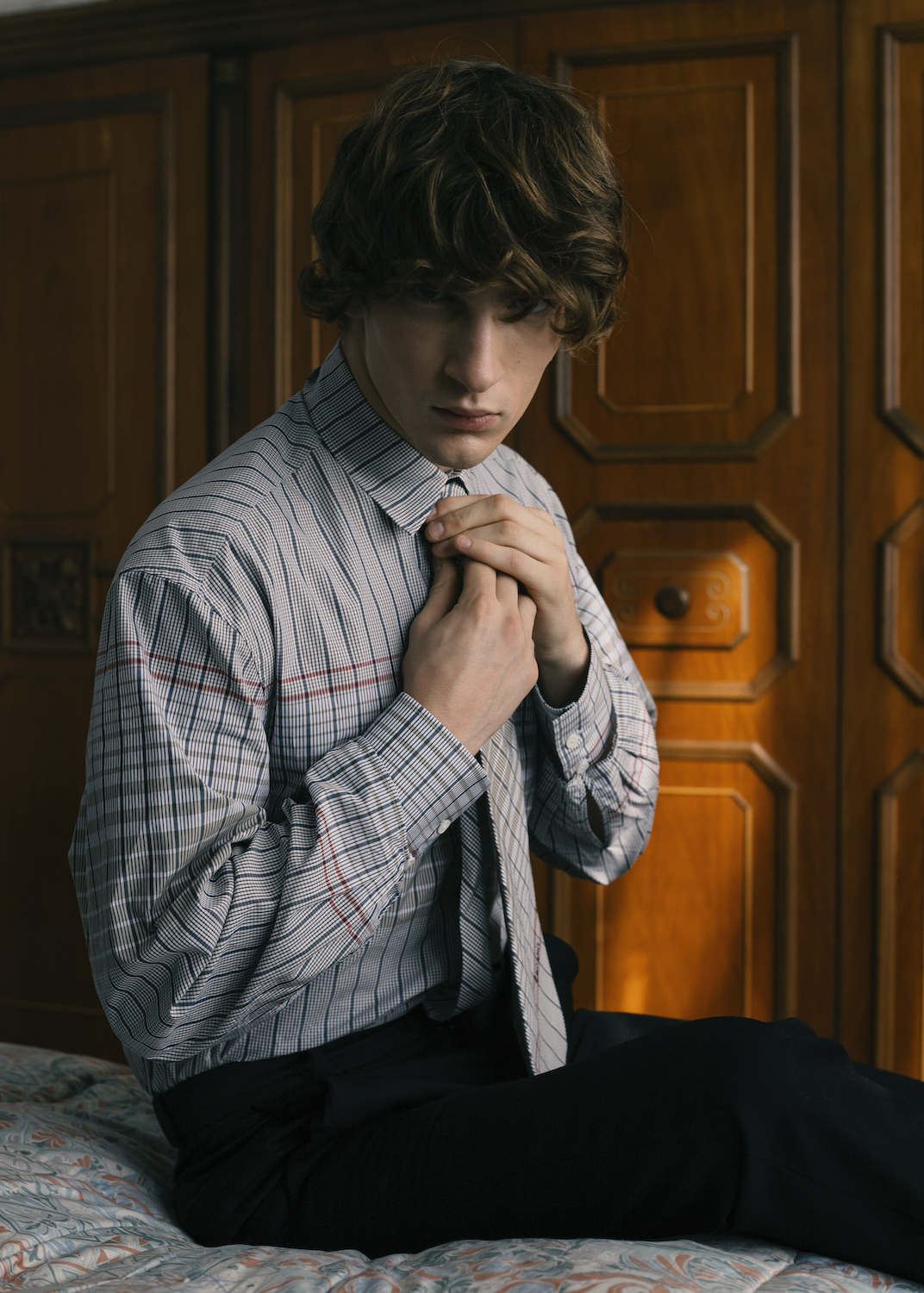 Рубашка, галстук — Lanvin, брюки Bottega Veneta 