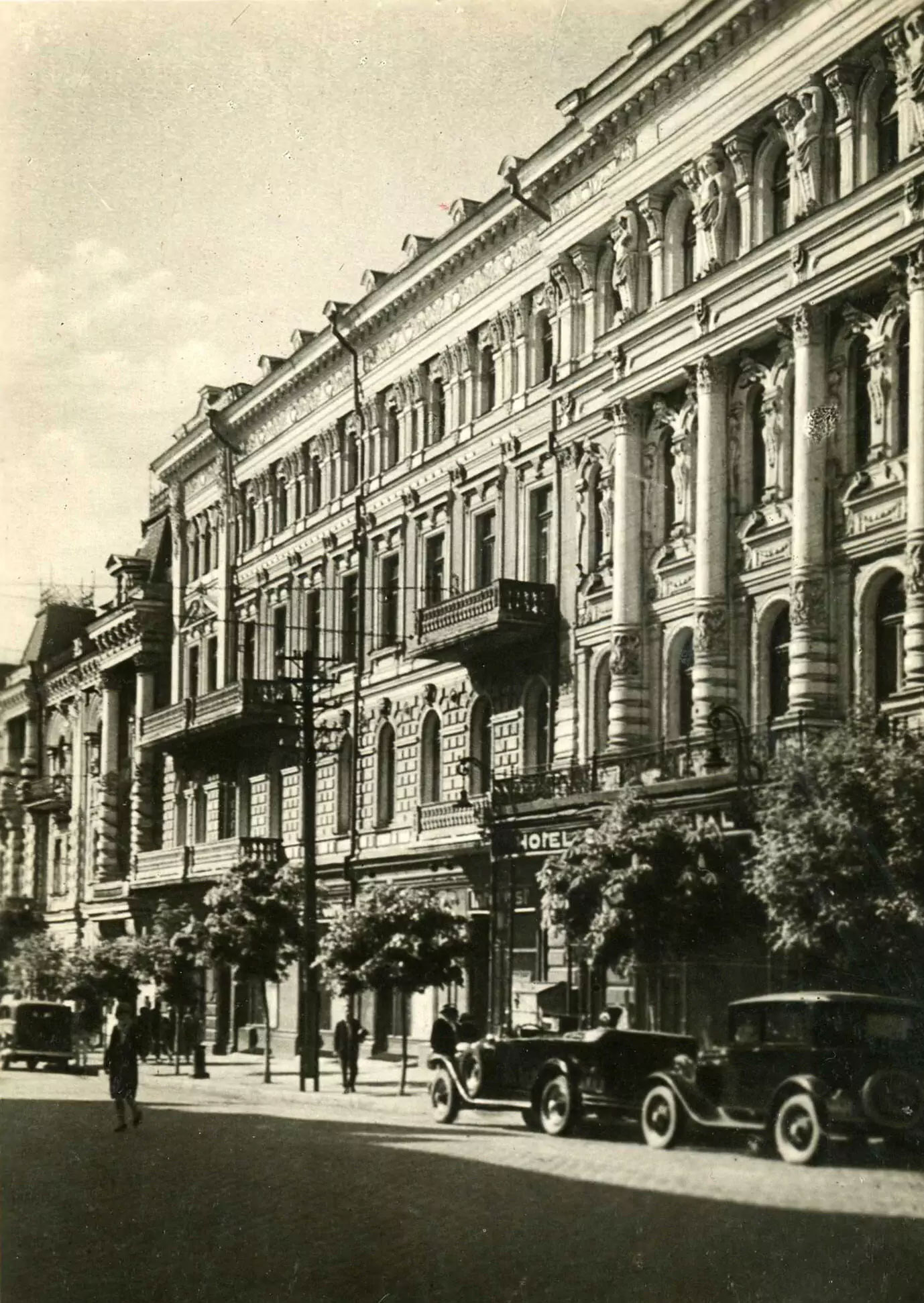 Вулиця Городецького 3, колишній готель «Континенталь»