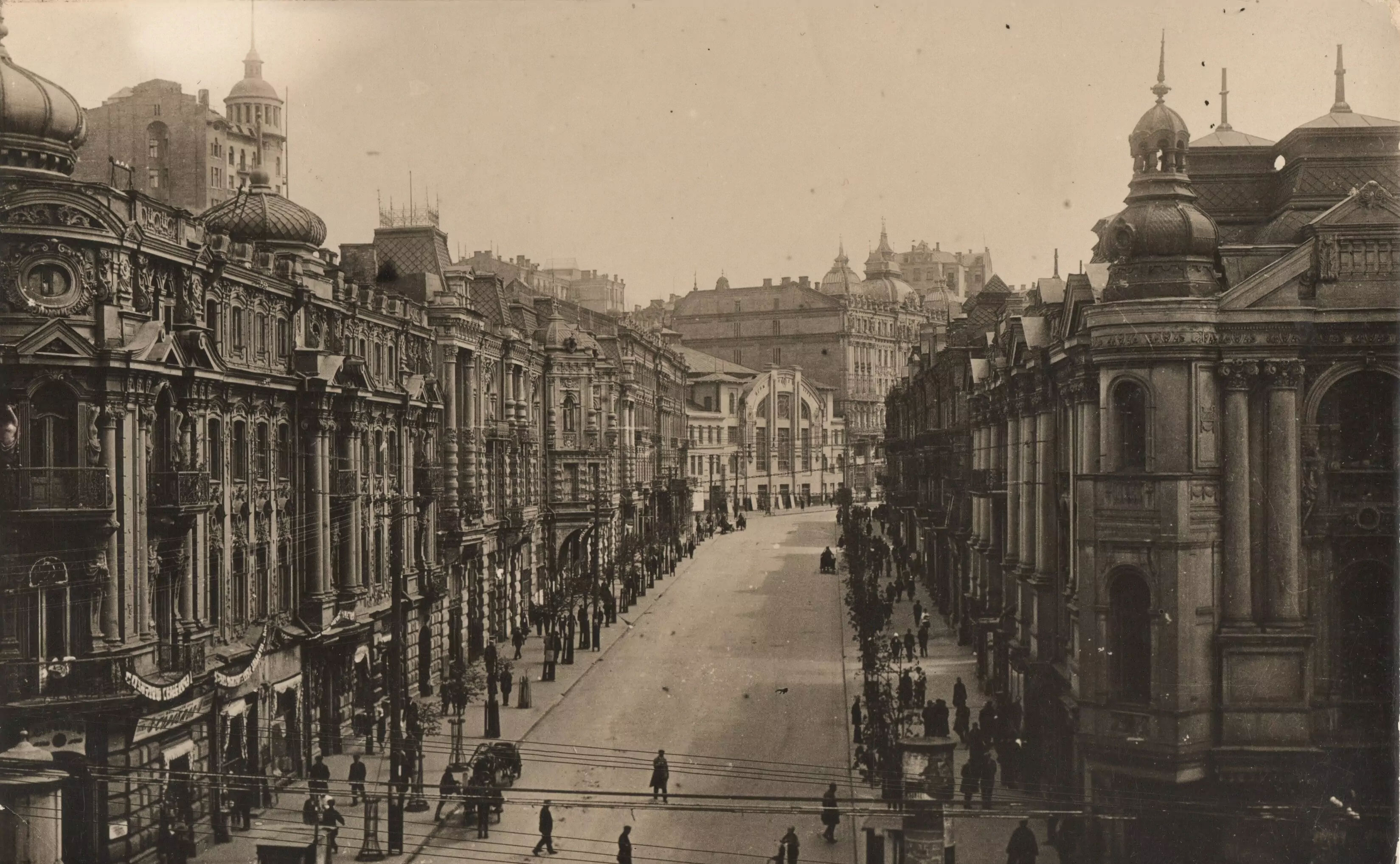 Вид на вулицю Городецького 