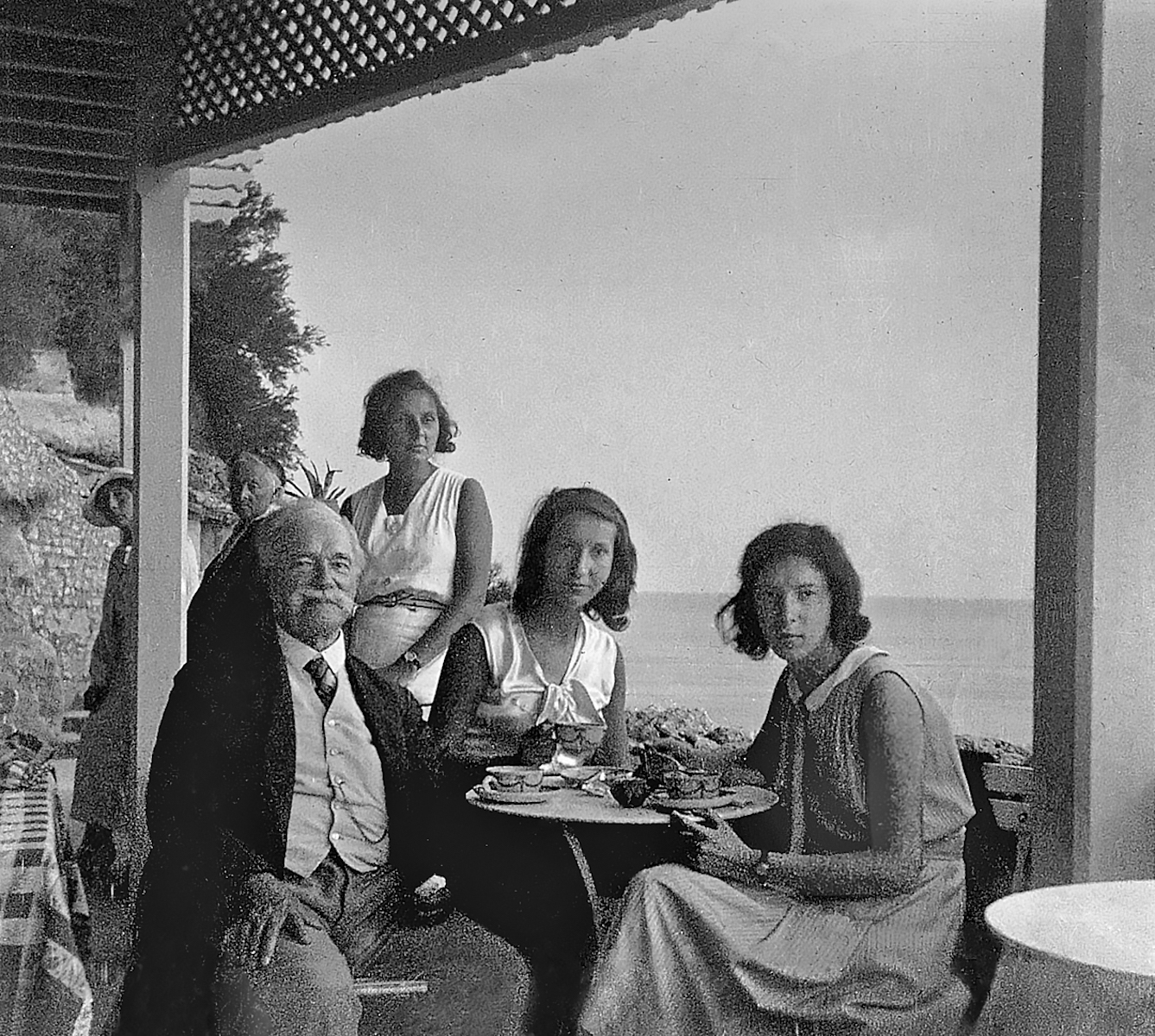 Сергей Щукин с семьей в эмиграции, 1919 –1920