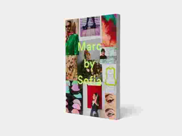 Книжкова полиця: Marc by Sofia