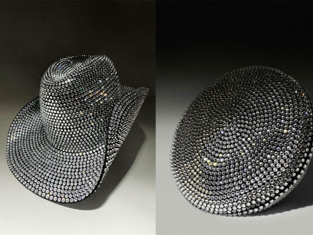 Время сиять: Руслан Багинский выпустил коллекцию головных уборов с кристаллами