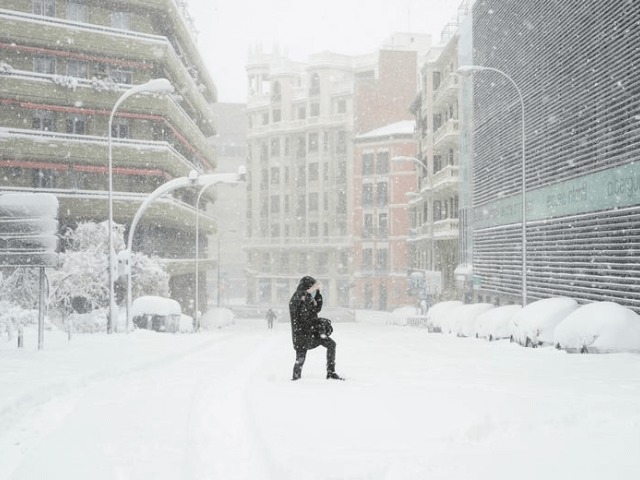 Смотрите: Впервые за 50 лет Мадрид занесло снегом