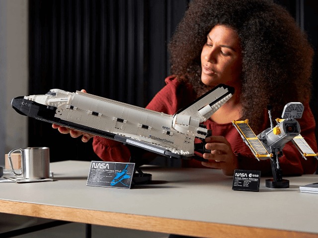 Lego создали конструктор первого шаттла NASA. В нем 2 354 детали