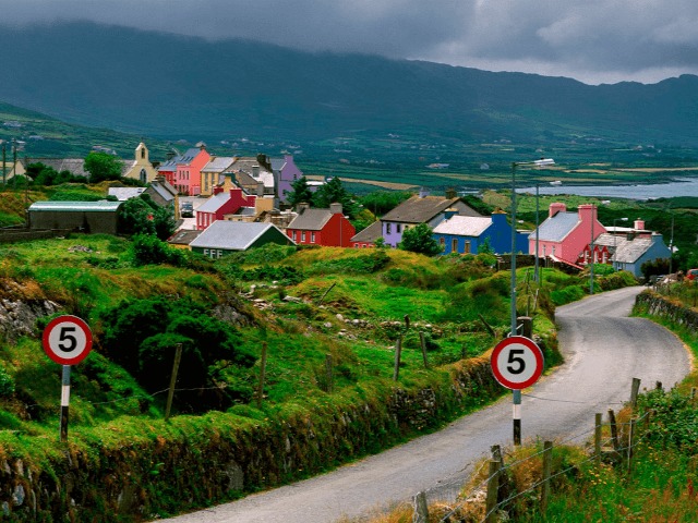 Карантин возвращается: В Ирландии людям запретят отходить от дома дальше чем на 5 км