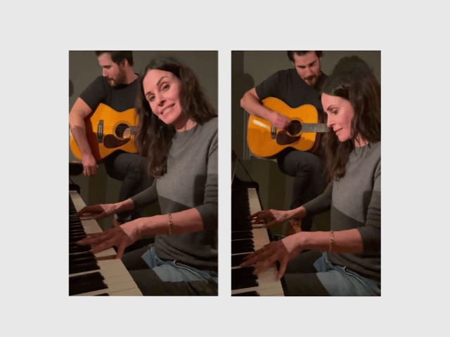 Видео дня: Кортни Кокс играет на фортепьяно саундтрек из сериала "Друзья"