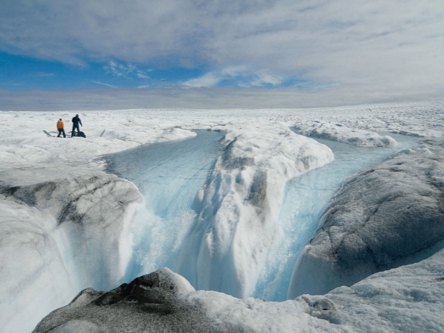 Экологическая катастрофа: В Гренландии началось необратимое таяние ледника