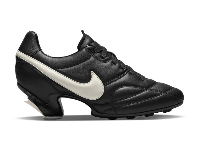 Вещь дня: Кроссовки на каблуке Comme des Garcons x Nike, вдохновленные бутсами 1992 года