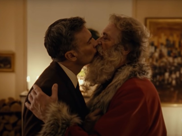 Видео дня: В рождественской рекламе норвежской почты Санта влюбляется в мужчину