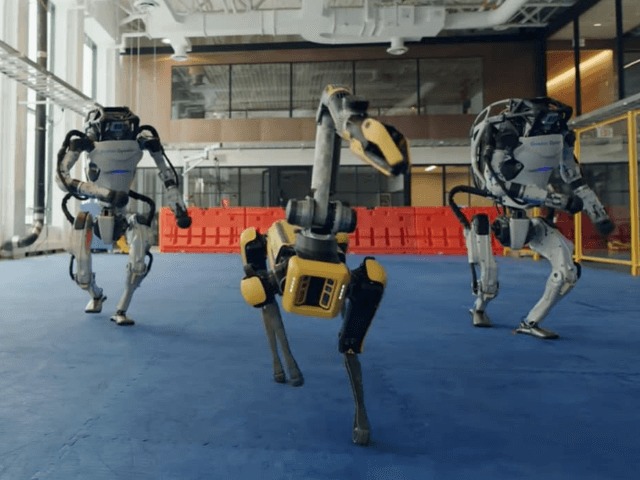 Видео дня: Роботы Boston Dynamics впервые танцуют под хит 60-х Do You Love Me