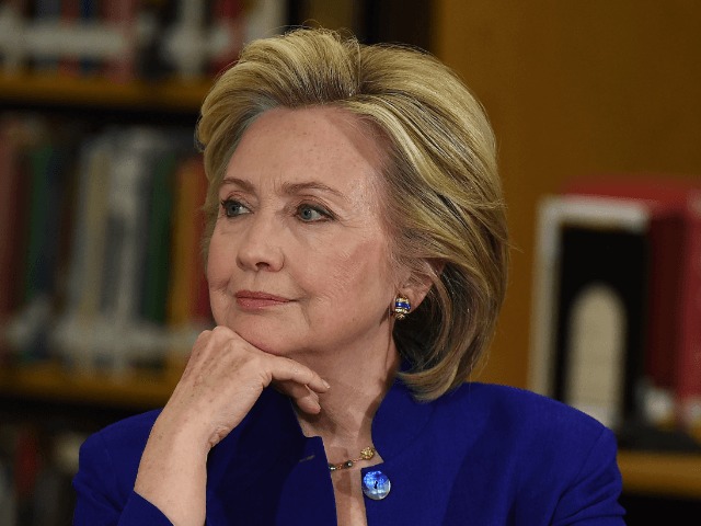 Хиллари Клинтон издаст роман "Состояние террора" о правительстве США