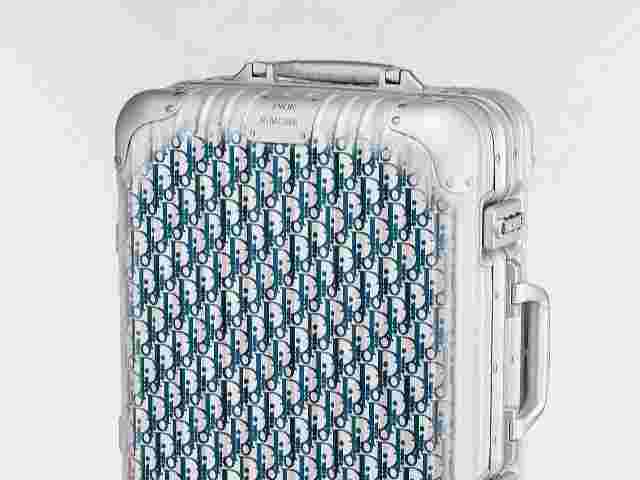 Dior і Rimowa повторно випустять культову алюмінієву валізу