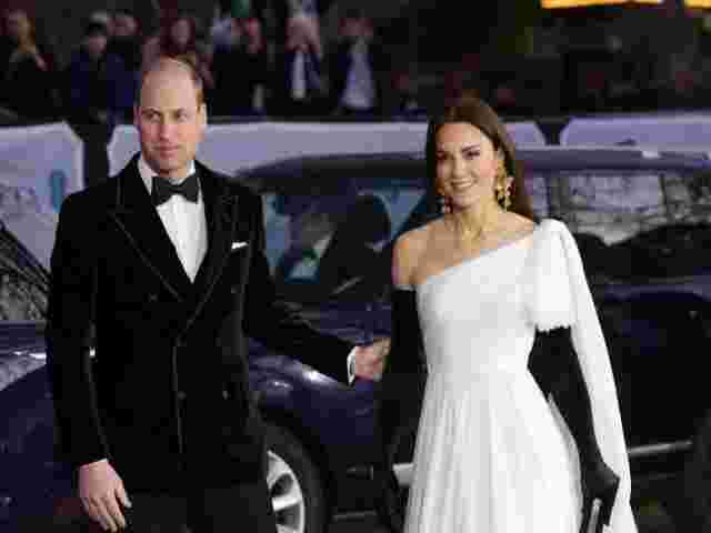 Юні Кейт Міддлтон і принц Вільям: перші кадри зі знімання нового сезону серіалу “Корона”