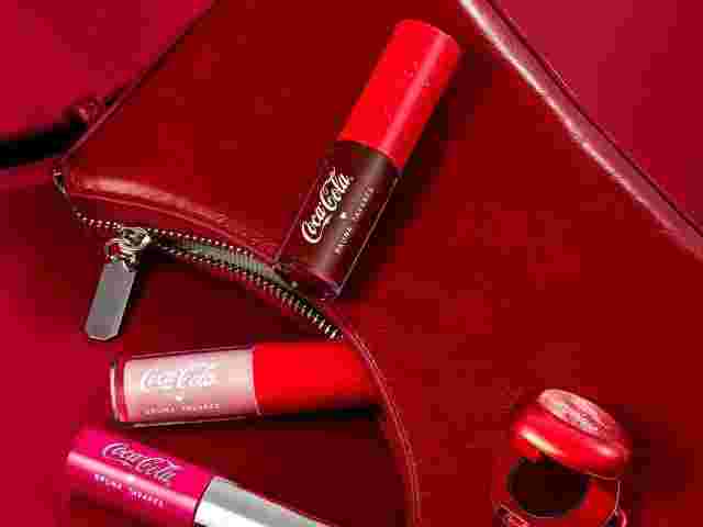 Coca-Cola запустила лімітовану колекцію косметики в Бразилії