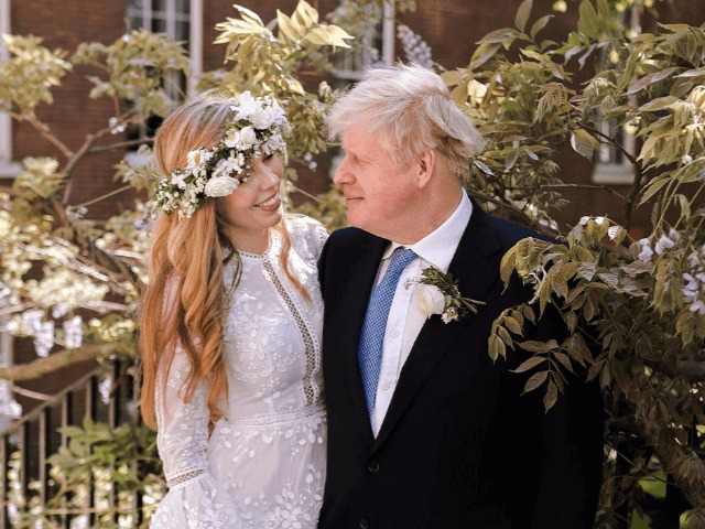 Премьер-министр Великобритании Борис Джонсон тайно женился в Вестминстерском соборе