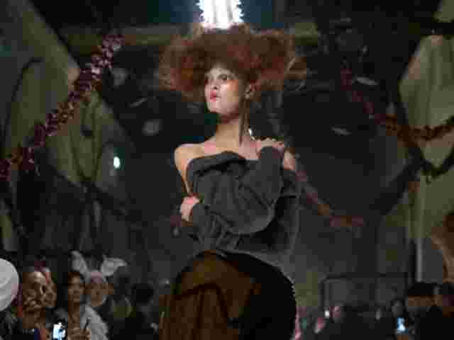 Калейдоскоп культових показів дизайнера Джона Гальяно