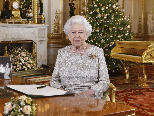 Вакансия дня: Королева Елизавета ІІ в поисках SMM-щика
