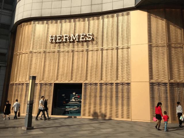 Бутик Hermès в Китае заработал $2,7 миллиона за первый день открытия после карантина