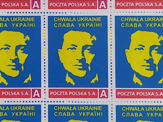 Польща випустила поштову марку з портретом Зеленського. Лист із нею вже отримав представник рф
