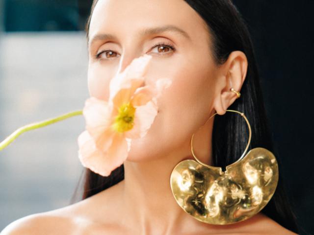 «Момент, коли ти виходиш із чужої драми»: Jamala представила нову пісню «Замовкни»