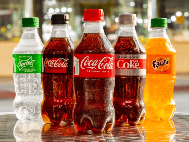 Coca-Cola будут выпускать бутылки из 100% переработанного пластика