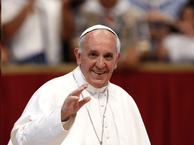 Папа Римский изменил текст в молитве "Отче наш"