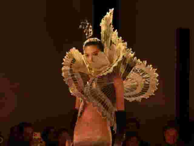 Агонія чи екстаз? Крайнощі комбінує Деніел Роузберрі для кутюрної колекції Schiaparelli spring-summer – 2026