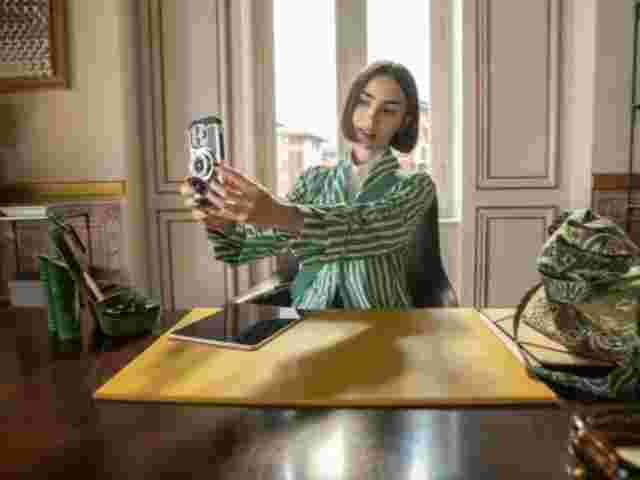 Netflix офіційно  продовжив серіал «Емілі в Парижі» на шостий сезон