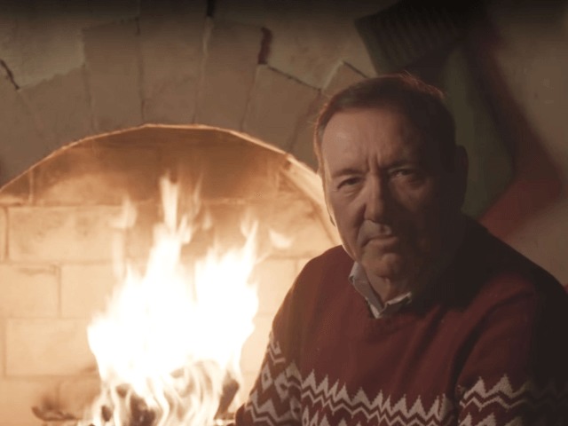 "Убейте их добротой": Кевин Спейси записал рождественское обращение в образе Френка Андервуда