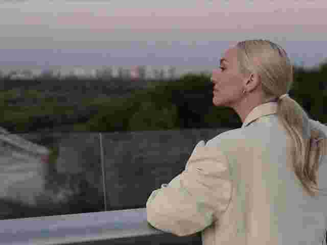 ROXOLANA випустила пісню для підтримки одне одного