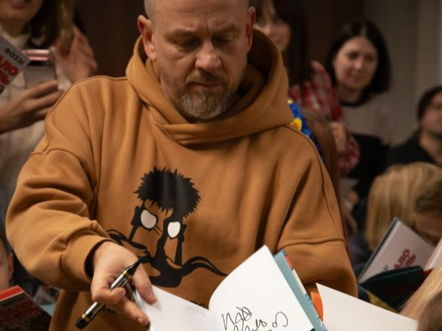 Учасник гурту «ТНМК» вирушає в книжковий європейський тур 