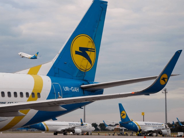 Корпоратив на борту: МАУ запустили авиаэкскурсии над Киевом