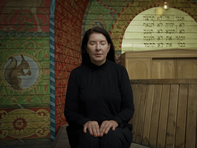 "Кришталева стіна плачу": Марина Абрамович створює меморіал для Бабиного Яру. Перші фото