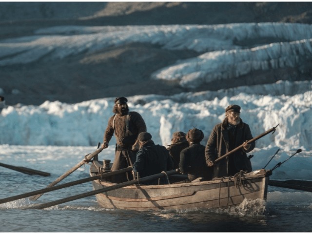 Колин Фаррелл в Арктике: Опубликованы первые кадры мини-сериала "Северные воды"