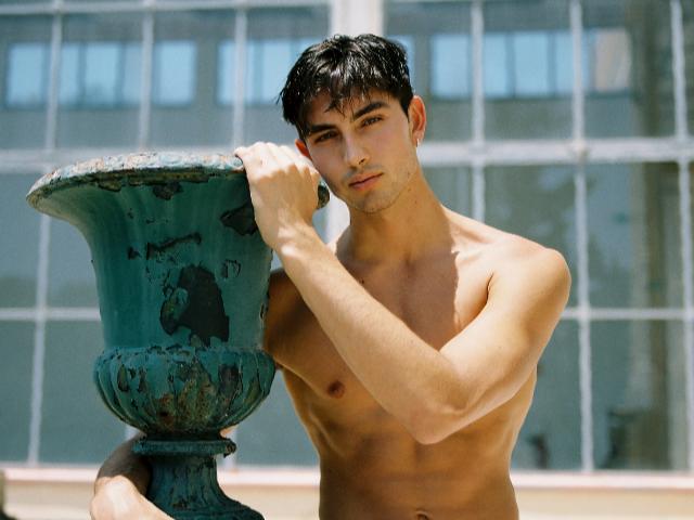 Літо в Лісабоні: fashion-історія L'Officiel Homme