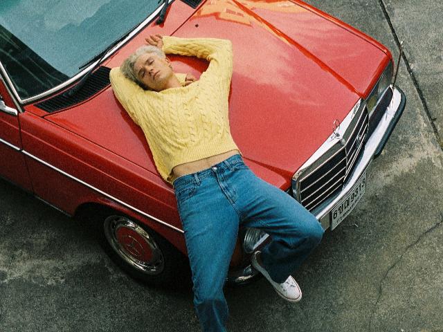 Олівер Бруннум: травнева digital-обкладинка L’Officiel Hommes 