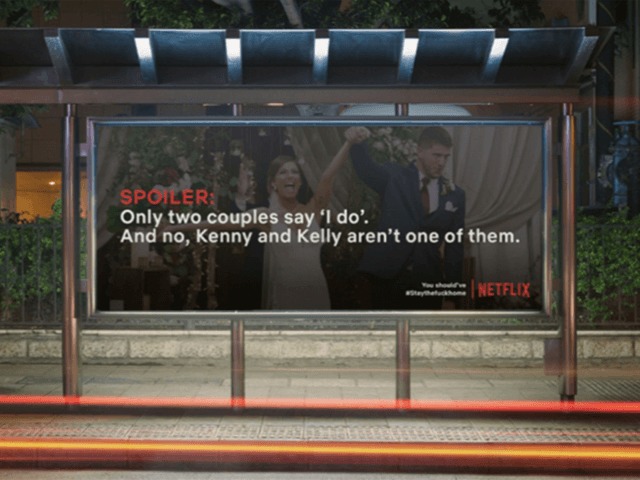 Спойлеры сериалов Netflix разместили на бордах, чтобы мотивировать людей оставаться дома
