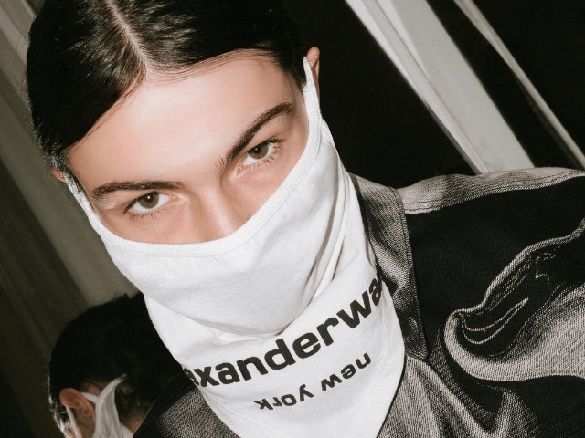 Alexander Wang выпустили многоразовые банданы-маски