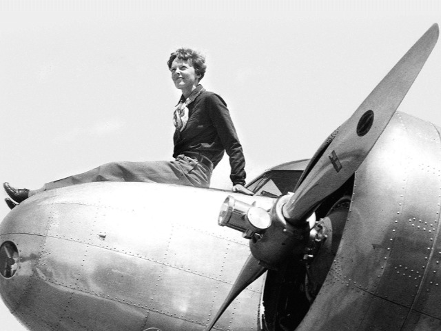 История Амелии Эрхарт — первой женщины-пилота и создательницы интеллектуального гардероба