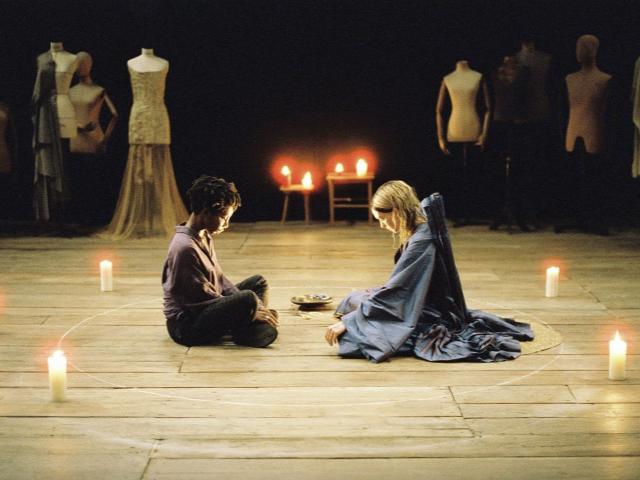 «Мати Марія» — багатожанрове кіно з Енн Гетевей, героїня якої натхненна Леді Гагою та Тейлор Свіфт